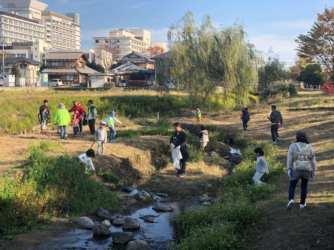 琵琶湖流域河川の環境保全活動事業 －「目田川 小さな自然体験教室」の実施　－